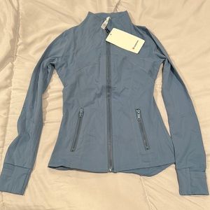 NEW WITH TAGS LULULEMON JACKET SIZE 2 or S
